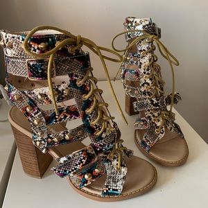 Ladies shoes